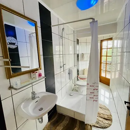 Familienurlaub Im Schloß Neben Wildpark Apartment