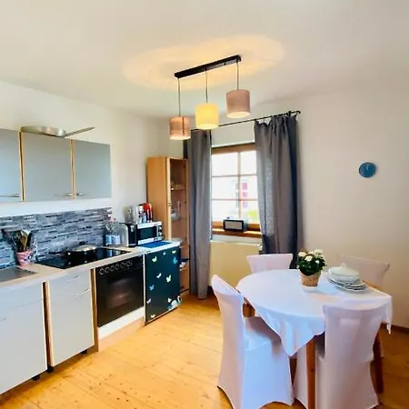 Apartment Familienurlaub Im Schloss Neben Wildpark Fockelberg
